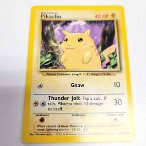 🔆🔆SALE🔆🔆RARE LIKE NEW Pikachu Pokémon Card